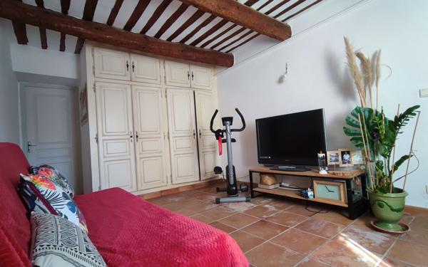 Maison à vendre    7 pièces •  Uzès