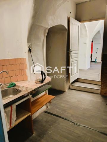 07260 Joyeuse : Appartement et murs commerciaux boutique 45 m²