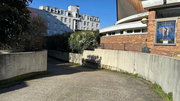 BOX TRIPLE POUR AUTOS, MOTOS OU STOCKAGE