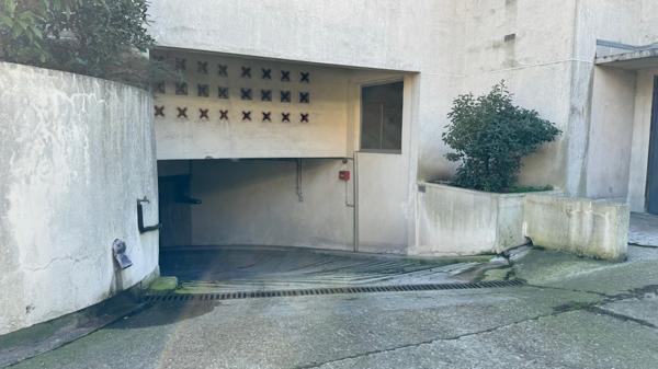 BOX TRIPLE POUR AUTOS, MOTOS OU STOCKAGE