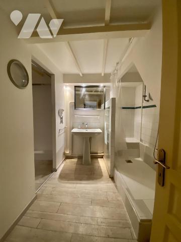 AVIGNON intra-muros, appartement de 72m² en duplex