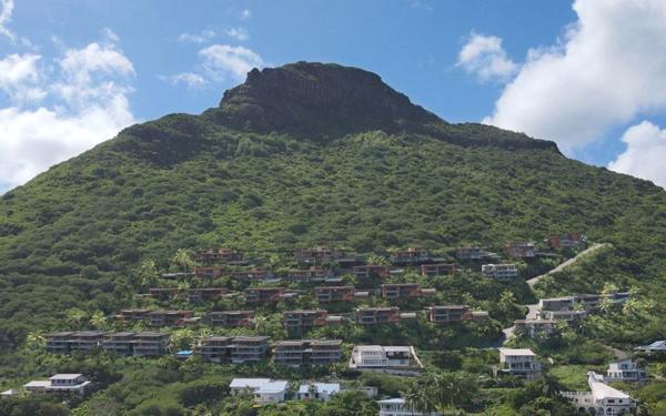 Maison à vendre    6 pièces •  Paris 15