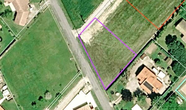 Terrain constructible non viabilisé de 1064m²