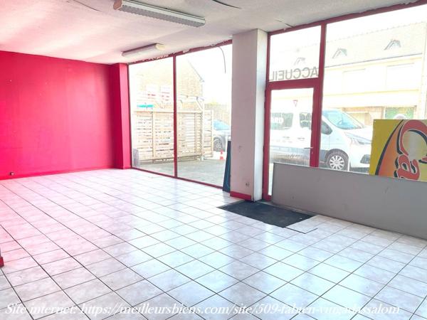 LOCAL COMMERCIAL AVEC PARKING