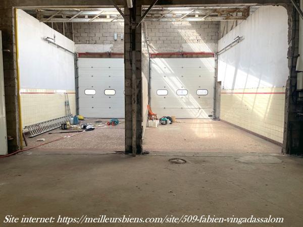 LOCAL COMMERCIAL AVEC PARKING