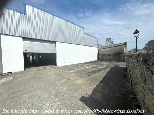 LOCAL COMMERCIAL AVEC PARKING