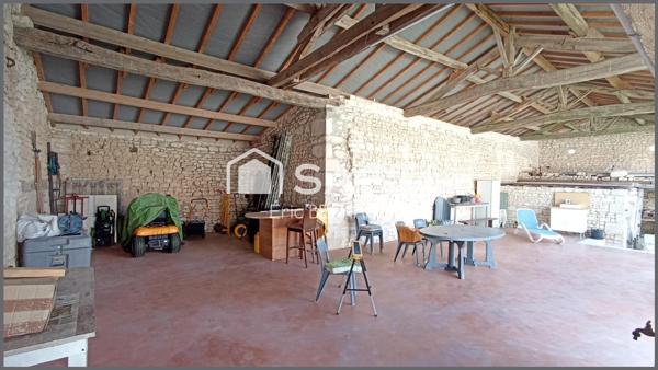 Corps de ferme de 7 pièces 180m2 environ 86200 LA ROCHE RIGAULT