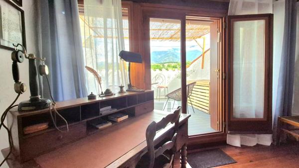 Maison en pierres avec terrasse RIA SIRACH (66)