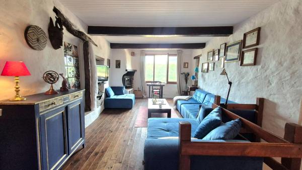 Maison en pierres avec terrasse RIA SIRACH (66)