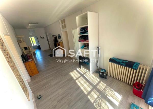 APPARTEMENT 140M2/ LUMINEUX/ A SAINT-MAIXENT !