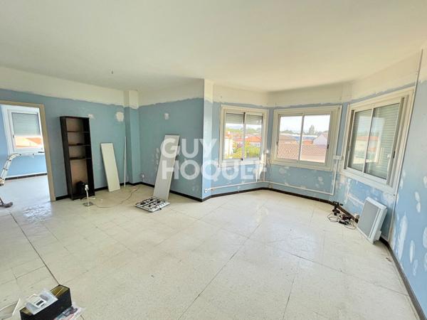 TOULOUGES immeuble 4 faces, 3 appartements, un garage + terrain encore constructible