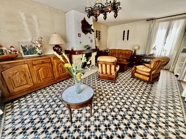 Maison Vaureal €649 000 ** - Référence 2195