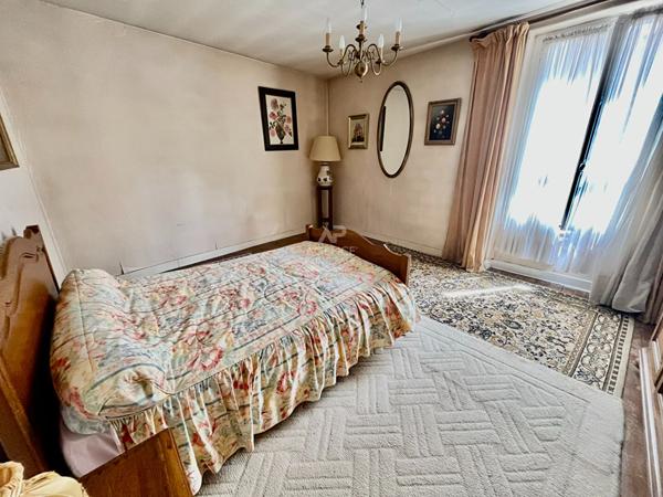 Maison Vaureal €649 000 ** - Référence 2195