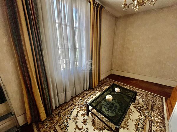 Maison Vaureal €649 000 ** - Référence 2195