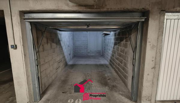 Roseraie  - T4 de 81 m² avec terrasse de 20 m², piscine et 2 places boxés