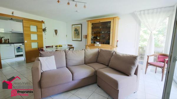 Roseraie  - T4 de 81 m² avec terrasse de 20 m², piscine et 2 places boxés
