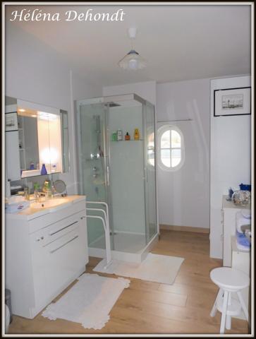 En vende cette belle maison au bord de la mer