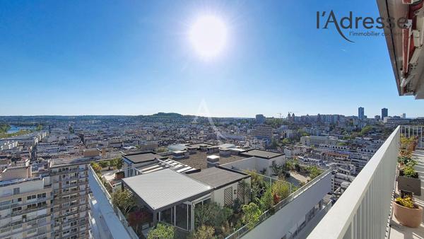 PUTEAUX/CENTRE 3 pièces en étage élevé sans vis-à-vis de 80 m² avec balcon 19m², double parking et cave