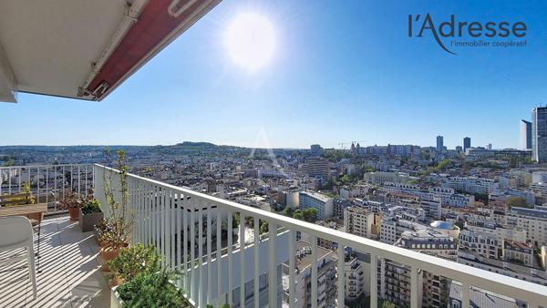 PUTEAUX/CENTRE 3 pièces en étage élevé sans vis-à-vis de 80 m² avec balcon 19m², double parking et cave