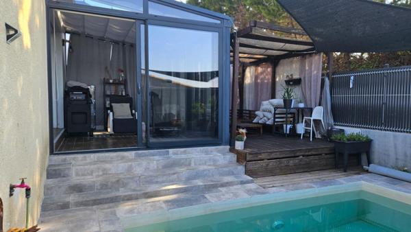 Maison 121 m² avec 5 chambres, piscine, panneaux solaires
