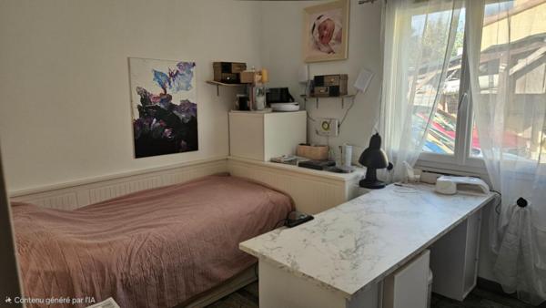 Maison 121 m² avec 5 chambres, piscine, panneaux solaires