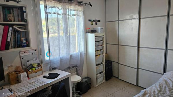 Maison 121 m² avec 5 chambres, piscine, panneaux solaires