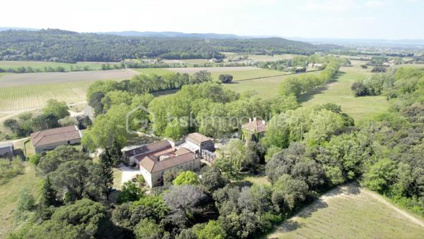Chateau de 770 m²