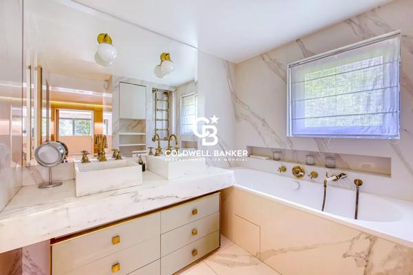 Appartement 8 pièces à vendre Neuilly sur Seine - 92200 / Réf: 22003-BC