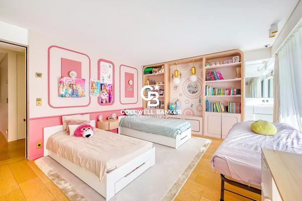 Appartement 8 pièces à vendre Neuilly sur Seine - 92200 / Réf: 22003-BC