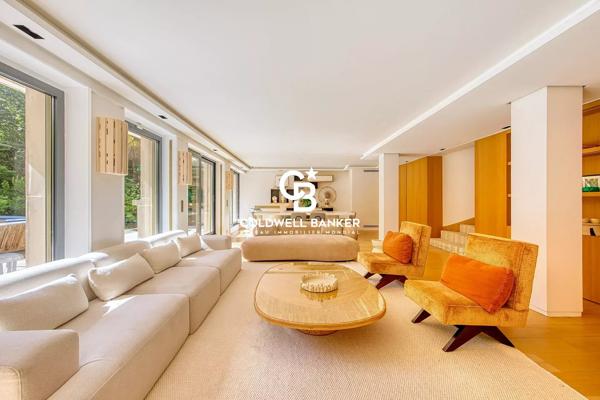 Appartement 8 pièces à vendre Neuilly sur Seine - 92200 / Réf: 22003-BC