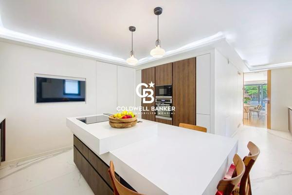 Appartement 8 pièces à vendre Neuilly sur Seine - 92200 / Réf: 22003-BC