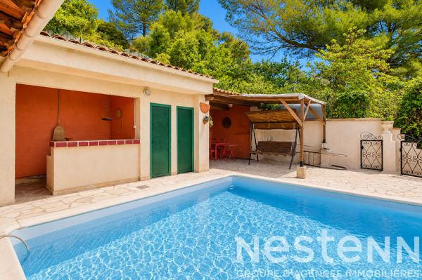 A vendre à Draguignan - Propriété de caractère avec vue panoramique, piscine et beaux volumes
