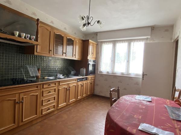 Le Relecq-Kerhuon (29480) En impasse bonne construction à rénover entièrement