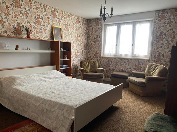 Le Relecq-Kerhuon (29480) En impasse bonne construction à rénover entièrement