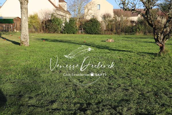 TERRAIN A BATIR VIABILISE ENVIRON 700M²