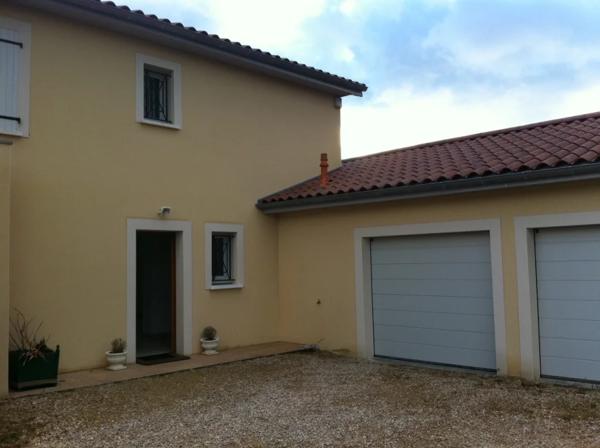VILLA A LOUER - MONTANAY 187.88 m 2 - 2 089 € charges comprises par mois