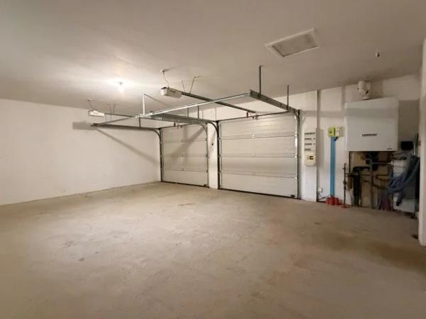VILLA A LOUER - MONTANAY 187.88 m 2 - 2 089 € charges comprises par mois