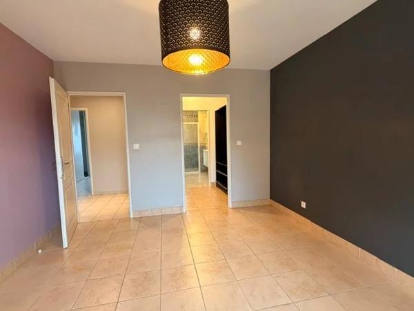 VILLA A LOUER - MONTANAY 187.88 m 2 - 2 089 € charges comprises par mois
