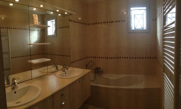 VILLA A LOUER - MONTANAY 187.88 m 2 - 2 089 € charges comprises par mois