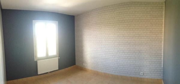 VILLA A LOUER - MONTANAY 187.88 m 2 - 2 089 € charges comprises par mois