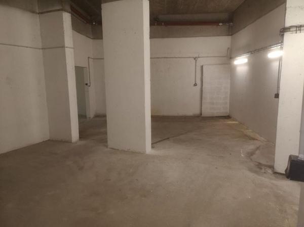 RARE – Grand garage / local de 115 m² – Saint-Nazaire Parc Paysager – Accès sécurisé
