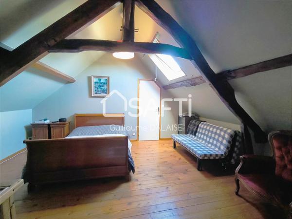 Maison en plein centre village avec dépendance de 85m2 à habiliter