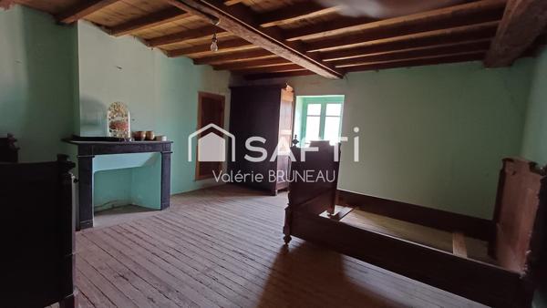 Corps de ferme 182m2 habitables avec env. 600 m² de dépendances – Fort potentiel