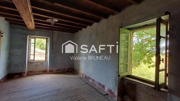 Corps de ferme 182m2 habitables avec env. 600 m² de dépendances – Fort potentiel