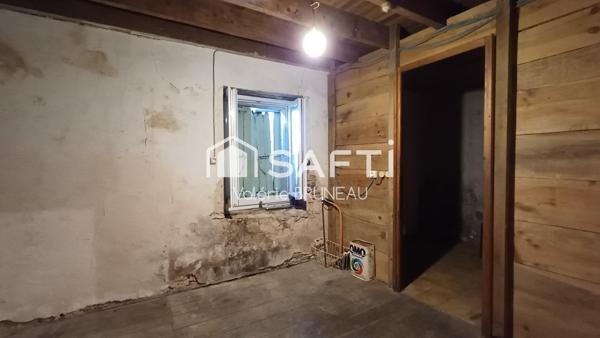 Corps de ferme 182m2 habitables avec env. 600 m² de dépendances – Fort potentiel