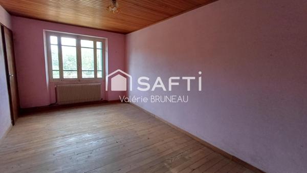 Corps de ferme 182m2 habitables avec env. 600 m² de dépendances – Fort potentiel