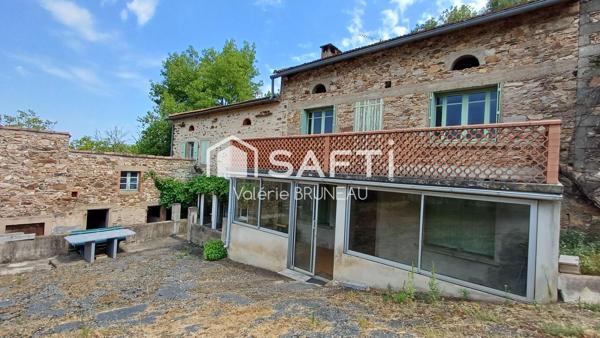 Corps de ferme 182m2 habitables avec env. 600 m² de dépendances – Fort potentiel