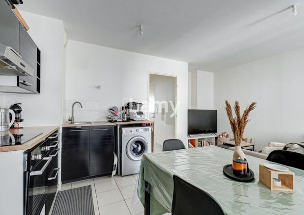 Métro national/parc de bougainville t2 avec terrasse et parking