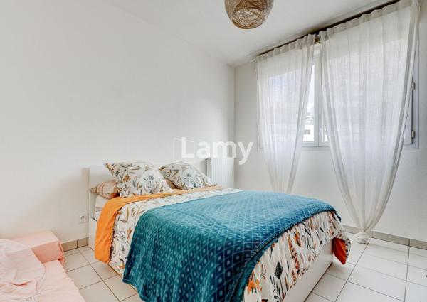 Métro national/parc de bougainville t2 avec terrasse et parking