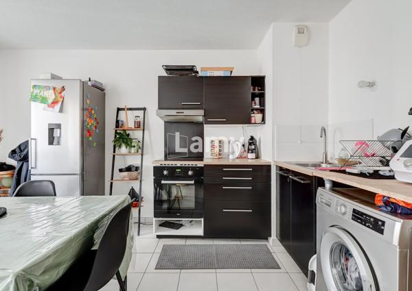 Métro national/parc de bougainville t2 avec terrasse et parking